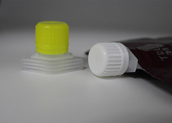Κίτρινα πλαστικά καλύμματα σωλήνων για τη φορητή φορητή πόρπη που διπλώνει τη σακούλα
