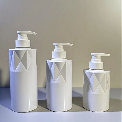 Πυκνωτό σχήμα PET καλλυντικό μπουκάλι με πίεση αντλία και προσαρμοσμένο λογότυπο 5000pcs MOQ 15-35 ημέρες παράδοση