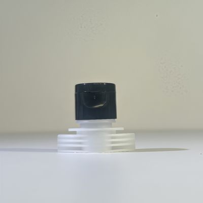 Φορητό και ανθεκτικό καπάκι βιδωτό με αναδιπλούμενο καπάκι 3mm με στόμιο 16mm για εύκαμπτη συσκευασία απολυμαντικών και καλλυντικών