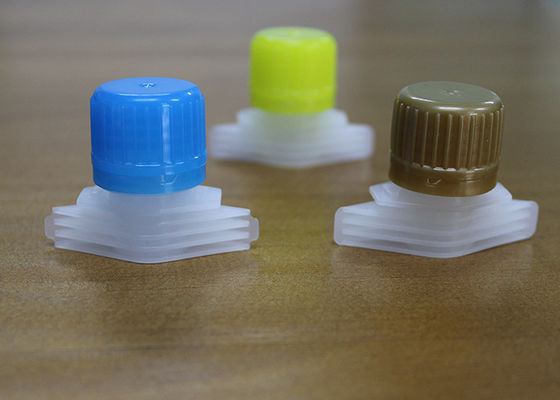 Τα ζωηρόχρωμα πλαστικά καλύμματα σωλήνων με τους σωλήνες για δευτερεύον Gusset παιδικών τροφών τοποθετούν σε σάκκο/την κάλυψη ακροφυσίων